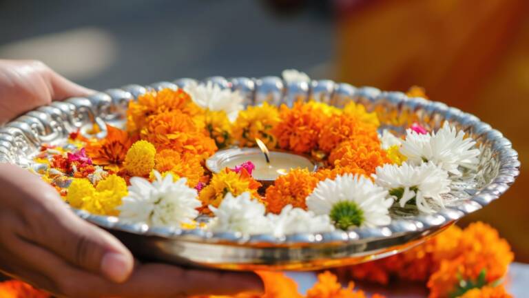 benefits of offering flowers to Radha Krishna